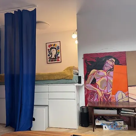 Old Town Praga-smart Home, Garage