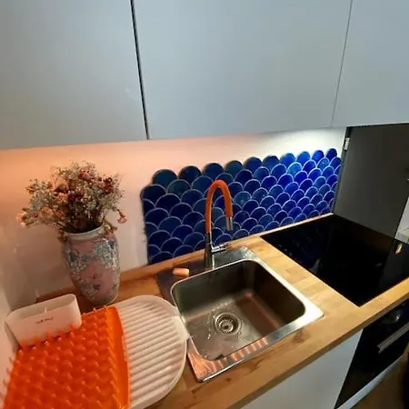 Old Town Praga-smart Home, Garage