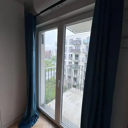 Old Town Praga-smart Home, Garage Варшава
